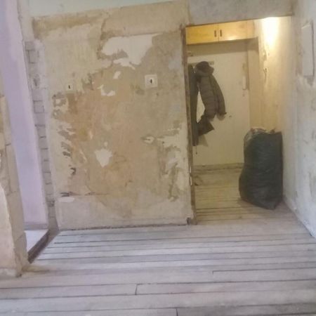 Sunny Apartment Near Bus Station Talin Exterior foto
