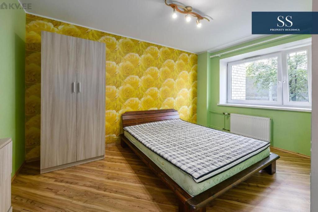 Sunny Apartment Near Bus Station Talin Exterior foto