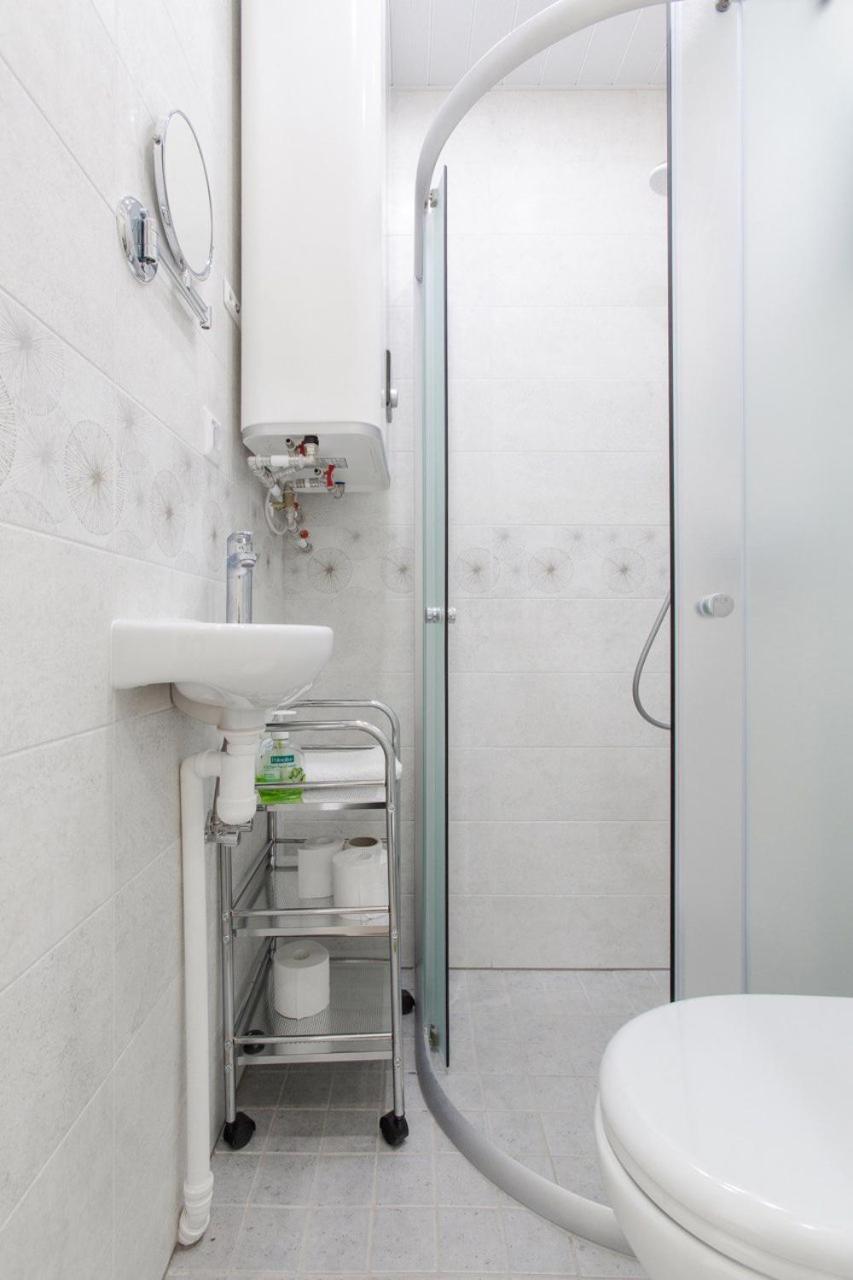 Sunny Apartment Near Bus Station Talin Exterior foto