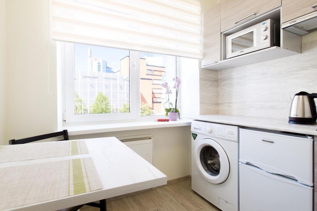 Sunny Apartment Near Bus Station Talin Exterior foto