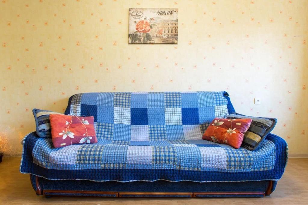 Sunny Apartment Near Bus Station Talin Exterior foto